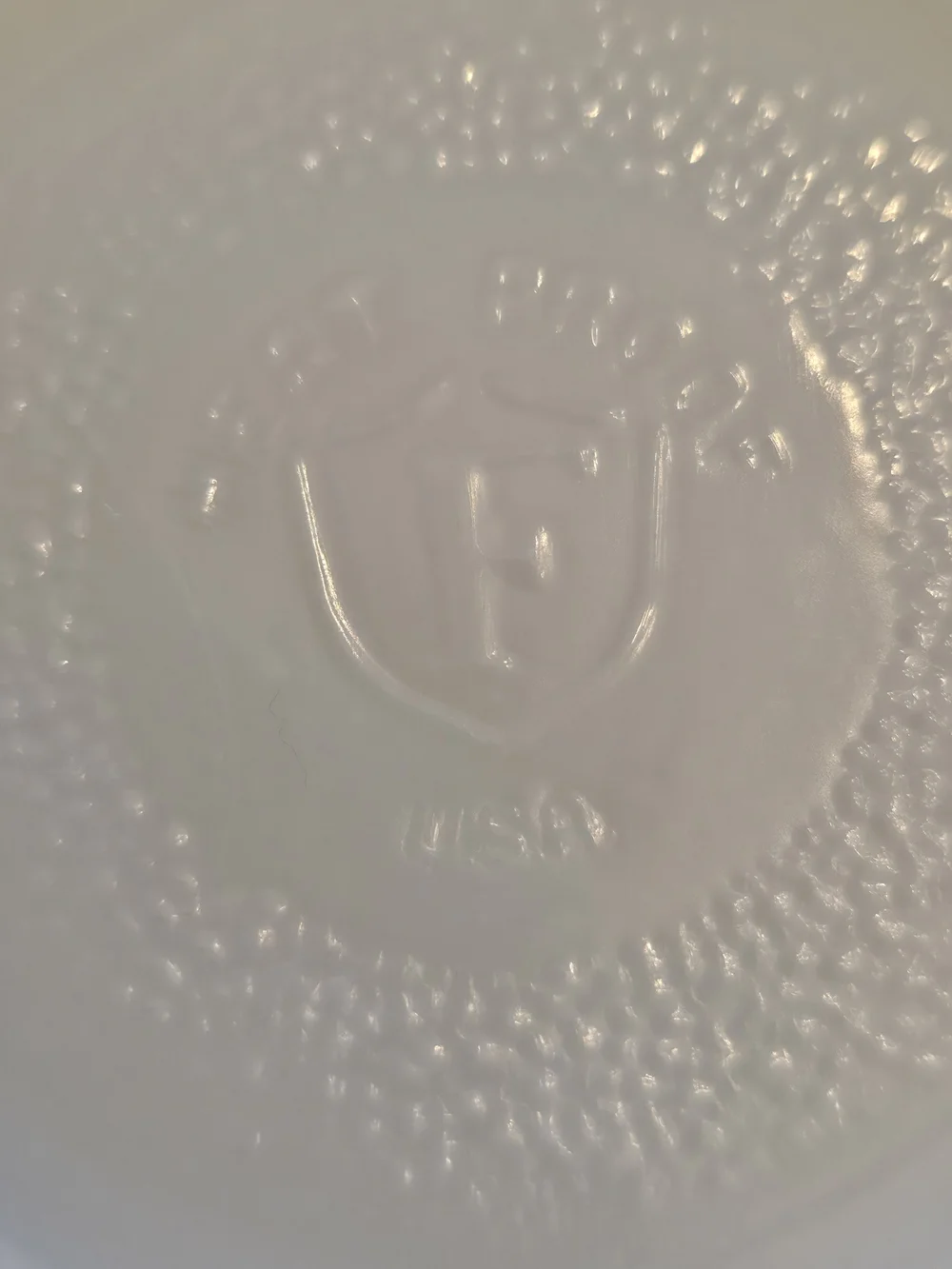 Federal Shield Oven Ware White Milk Glass Set of 2 Small 6